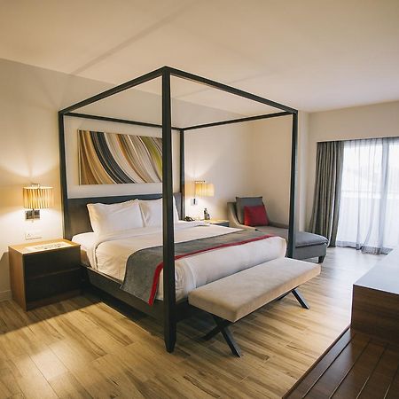 Sand & Sandals Desaru Beach Resort & Spa Buitenkant foto A bedroom at the hotel