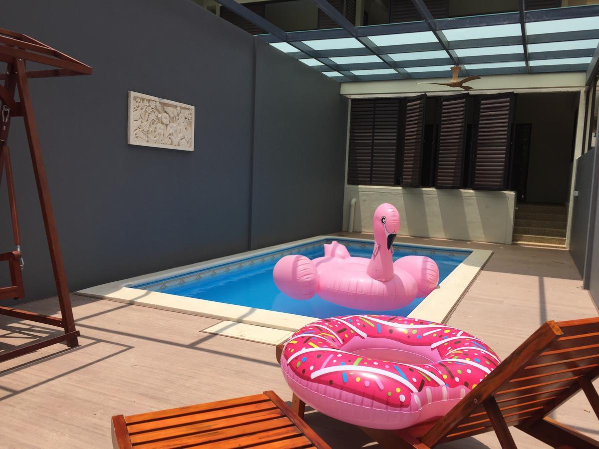 Sand & Sandals Desaru Beach Resort & Spa Buitenkant foto A pool float