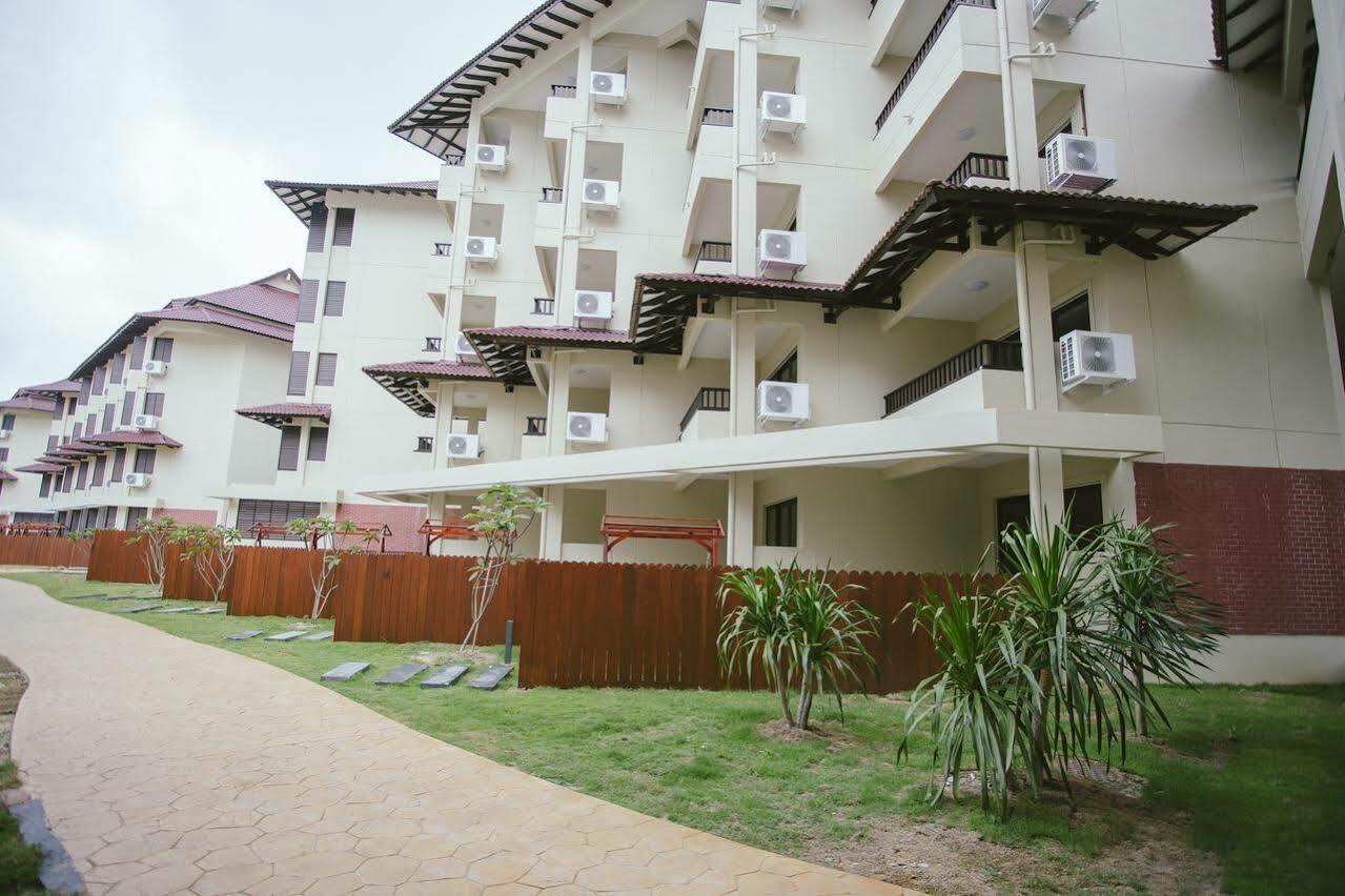 Sand & Sandals Desaru Beach Resort & Spa Buitenkant foto The residence hall